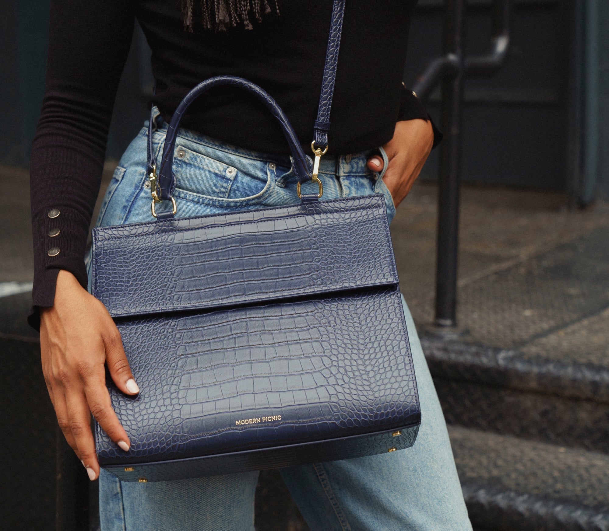 THE LARGE LUNCHER - NAVY CROC